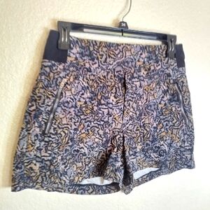 Athleta Women's Trekkie North Short Stretch Print Multicolor Sz 4